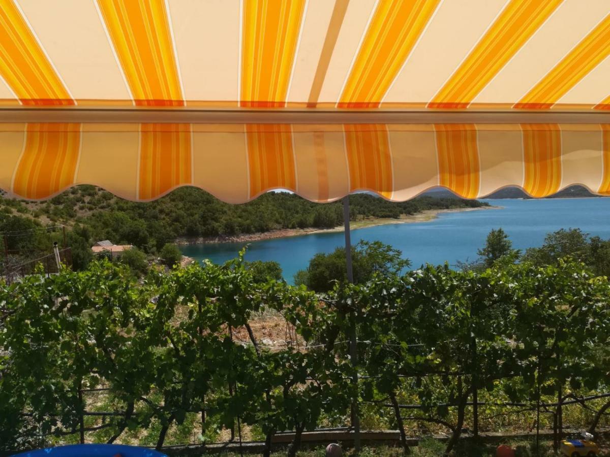 Holiday Home Marija Vrlika Exteriér fotografie