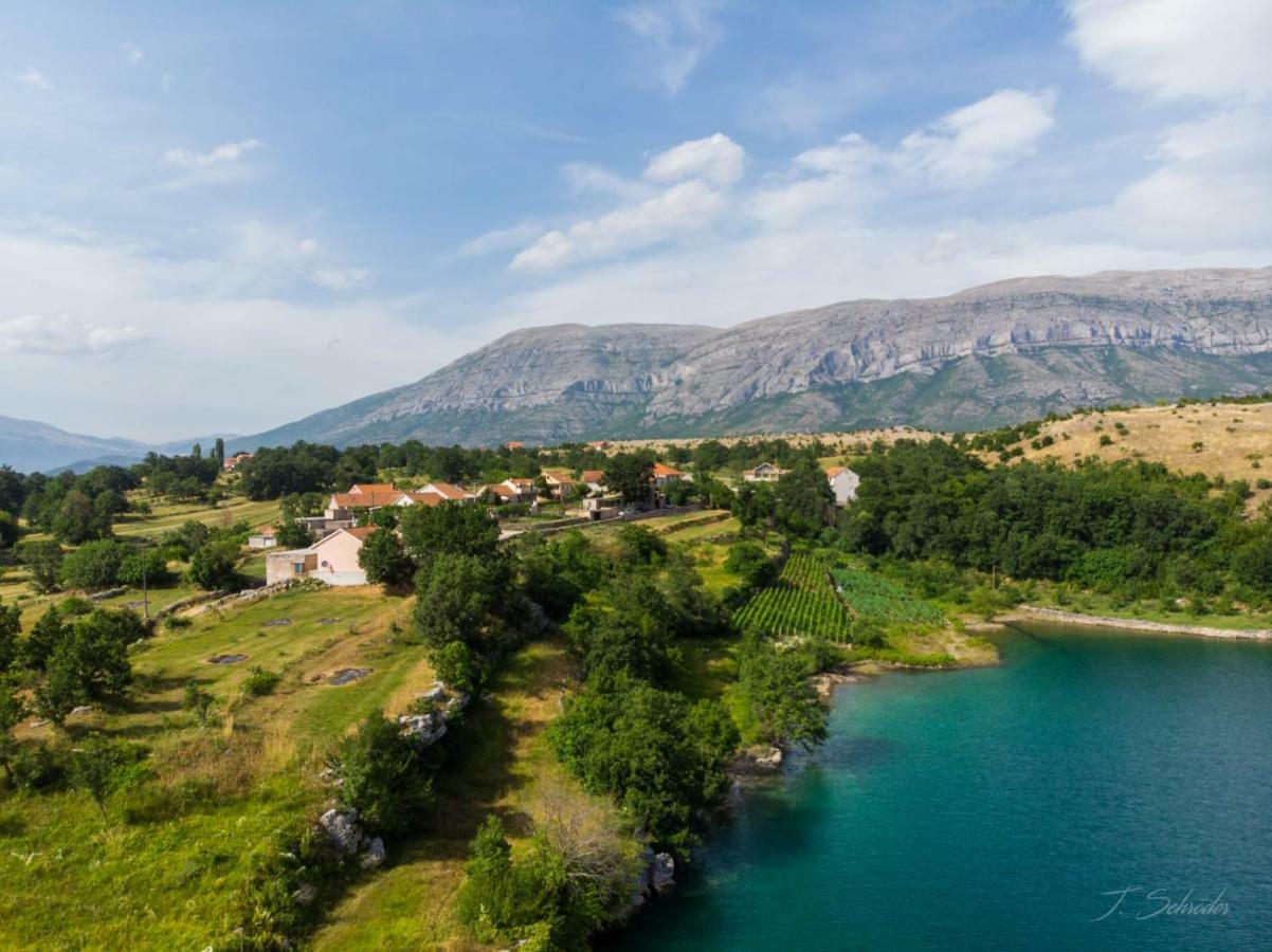 Holiday Home Marija Vrlika Exteriér fotografie